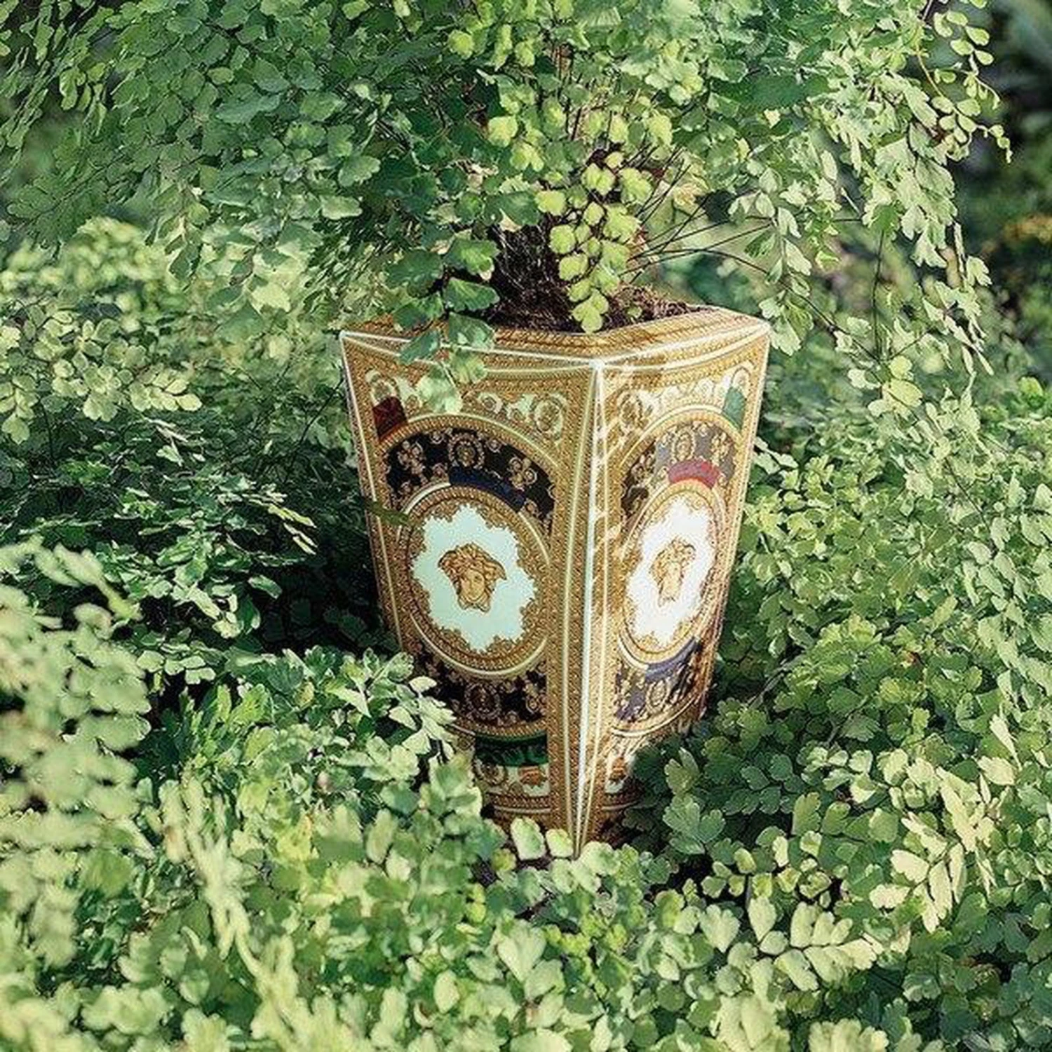 Versace I Love Baroque Vase - 7 Inch 2 Versace I Love Baroque Vase - 7 Inch - Image 2