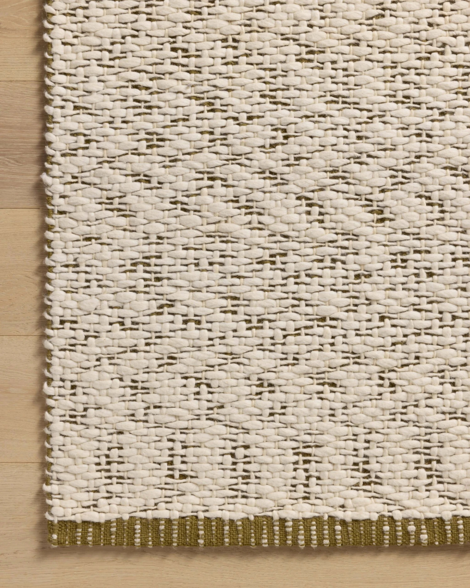 Magnolia Home Betty BET-01 Rug Ivory / Green MDP 4 Magnolia Home Betty BET-01 Rug Ivory / Green MDP - Image 4