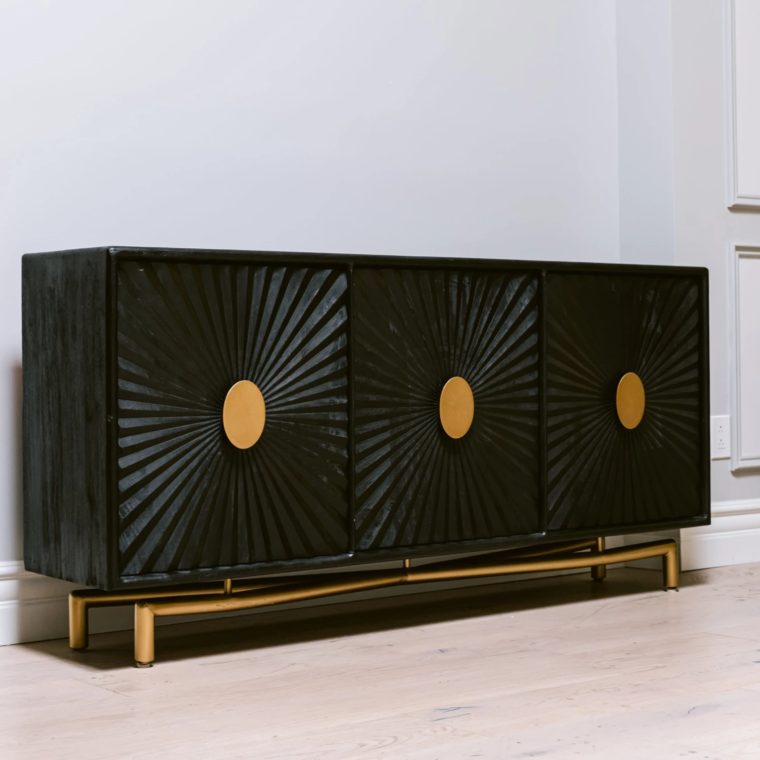 Hooker Furniture 5560-55 69in Entertainment Console 4 Hooker Furniture 5560-55 69in Entertainment Console - Image 4