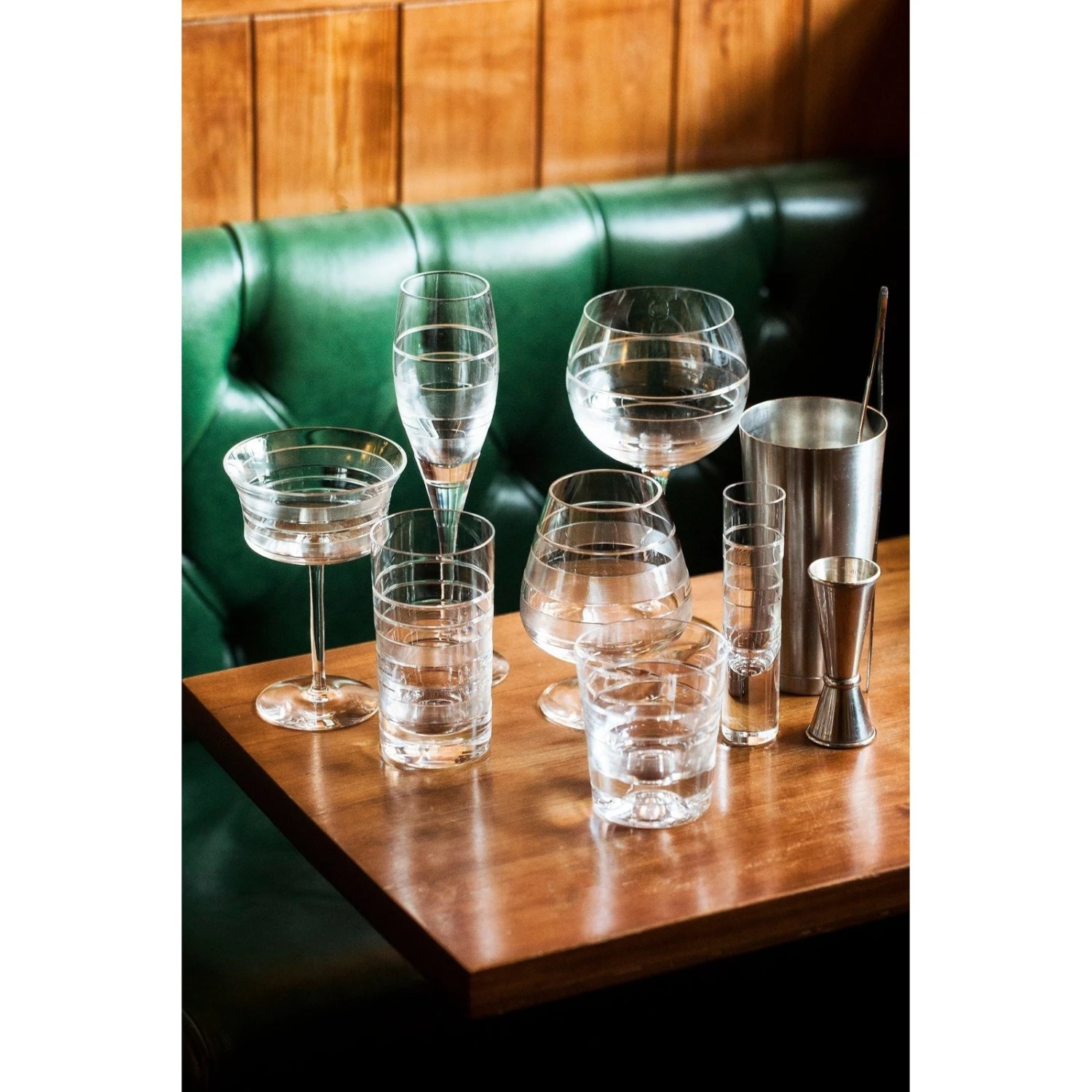 Vista Alegre Vinyl Shot 2 Vista Alegre Vinyl Shot - Image 2