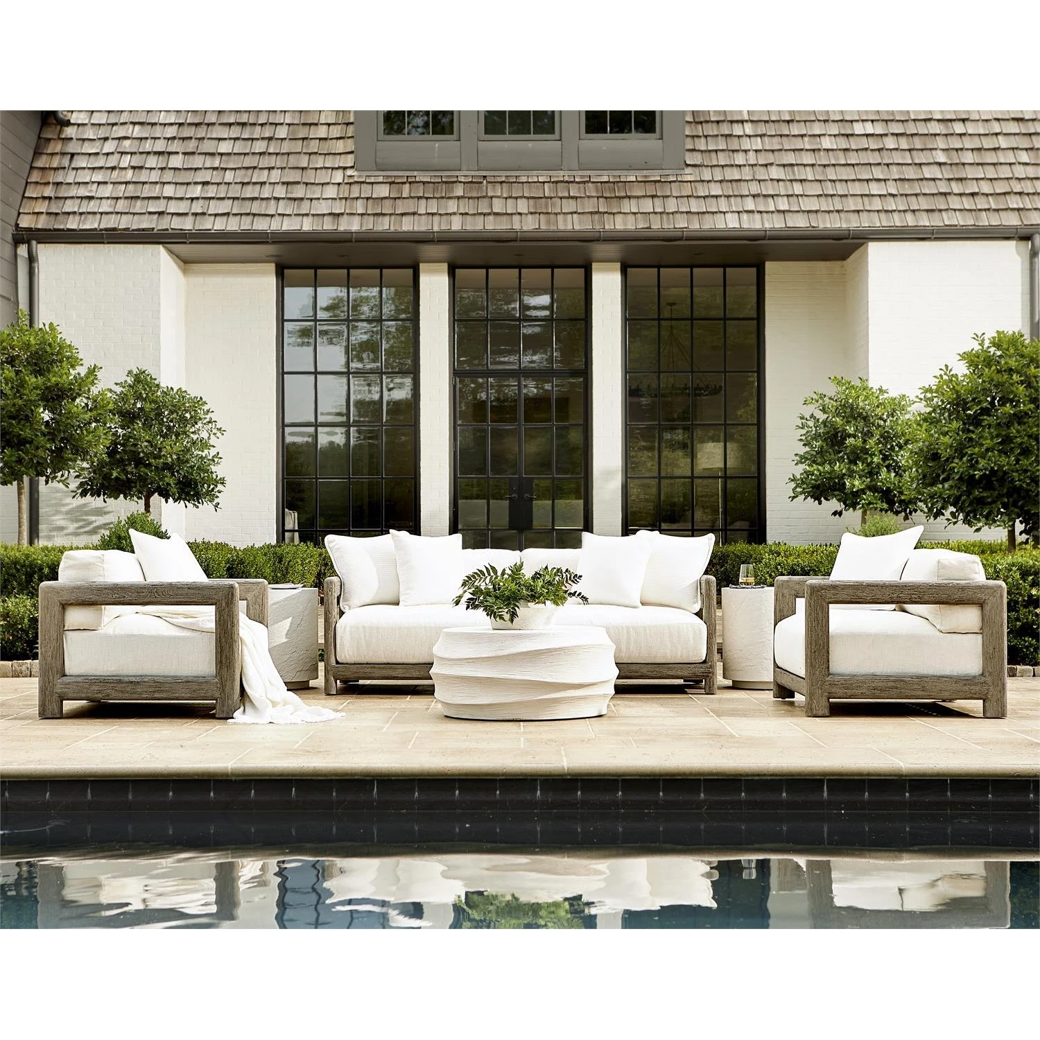 Bernhardt Exteriors Trapani Outdoor Side Table 2 Bernhardt Exteriors Trapani Outdoor Side Table - Image 2