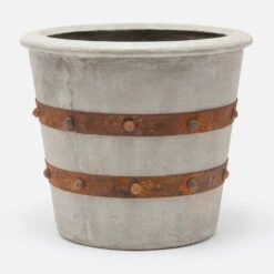 Rorike Lipped Outdoor Concrete Planter